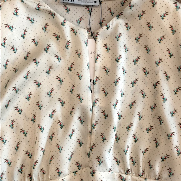 NWT Zara Shoulder Pad Print Top Size L - Picture 9 of 11